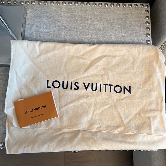 ***SOLD*** Louis Vuitton 2021 Monogram Empreinte Vavin PM - Picture 10 of 10